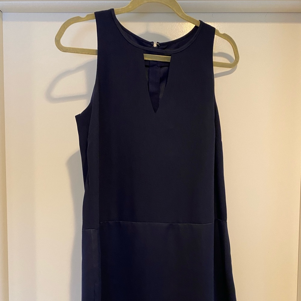 Navy blue woman’s dress from Banana Republic. Size 6P. Worn once!